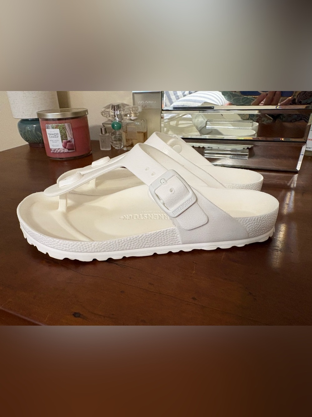 Birkenstock women’s White Thong Sandals with Buckle Strap